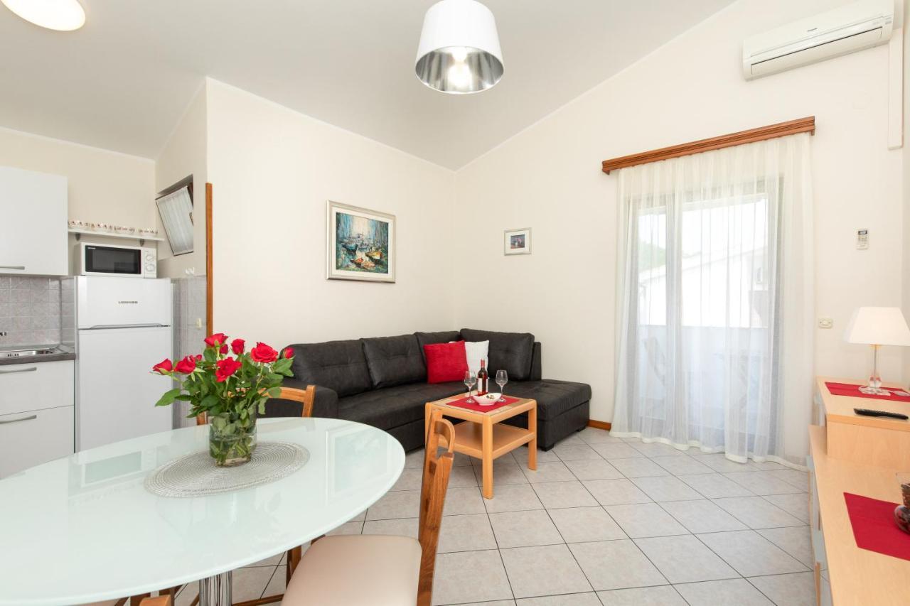 Apartments Dujmovic Ivo 1 バスカ エクステリア 写真
