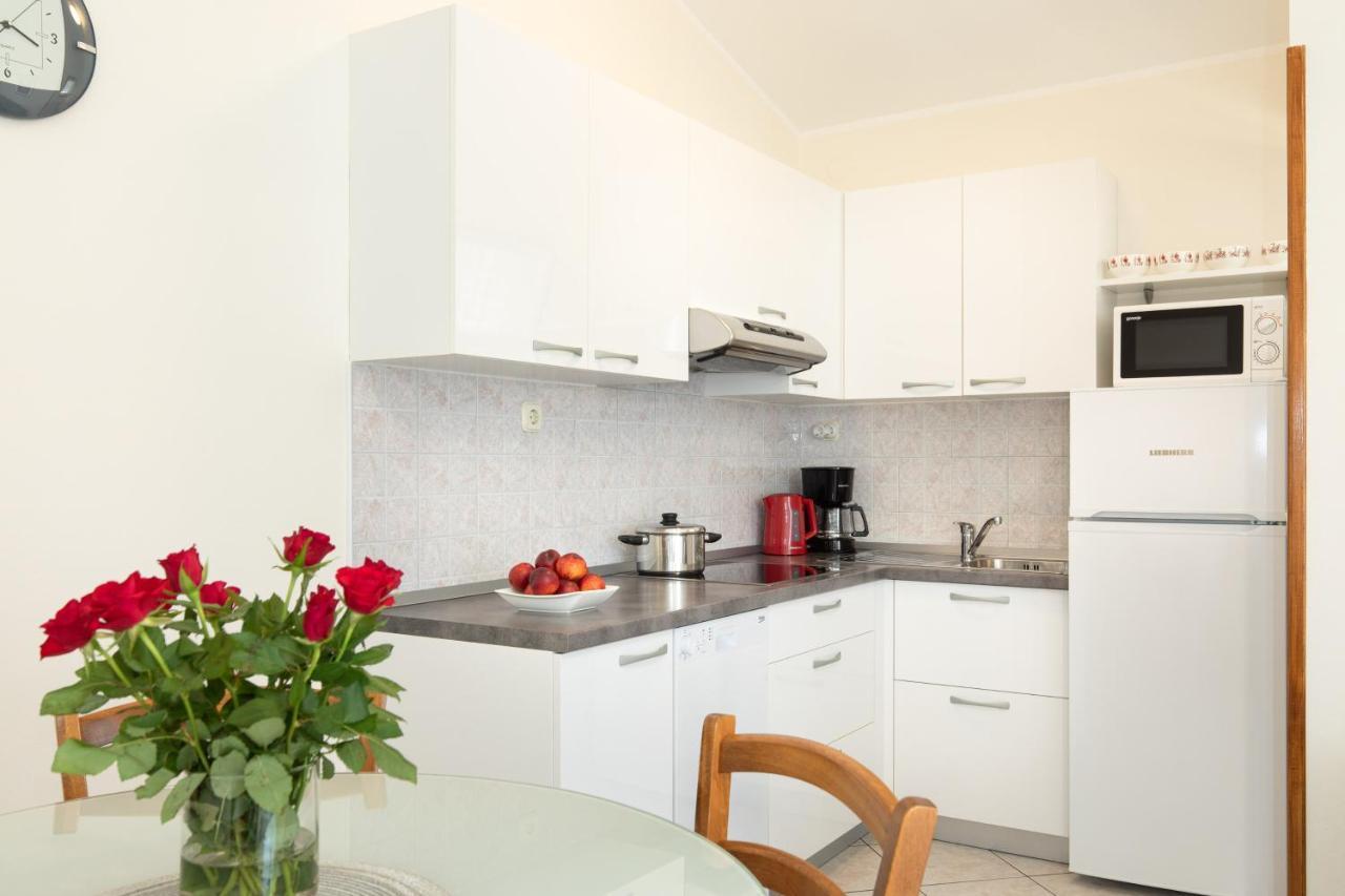 Apartments Dujmovic Ivo 1 バスカ エクステリア 写真