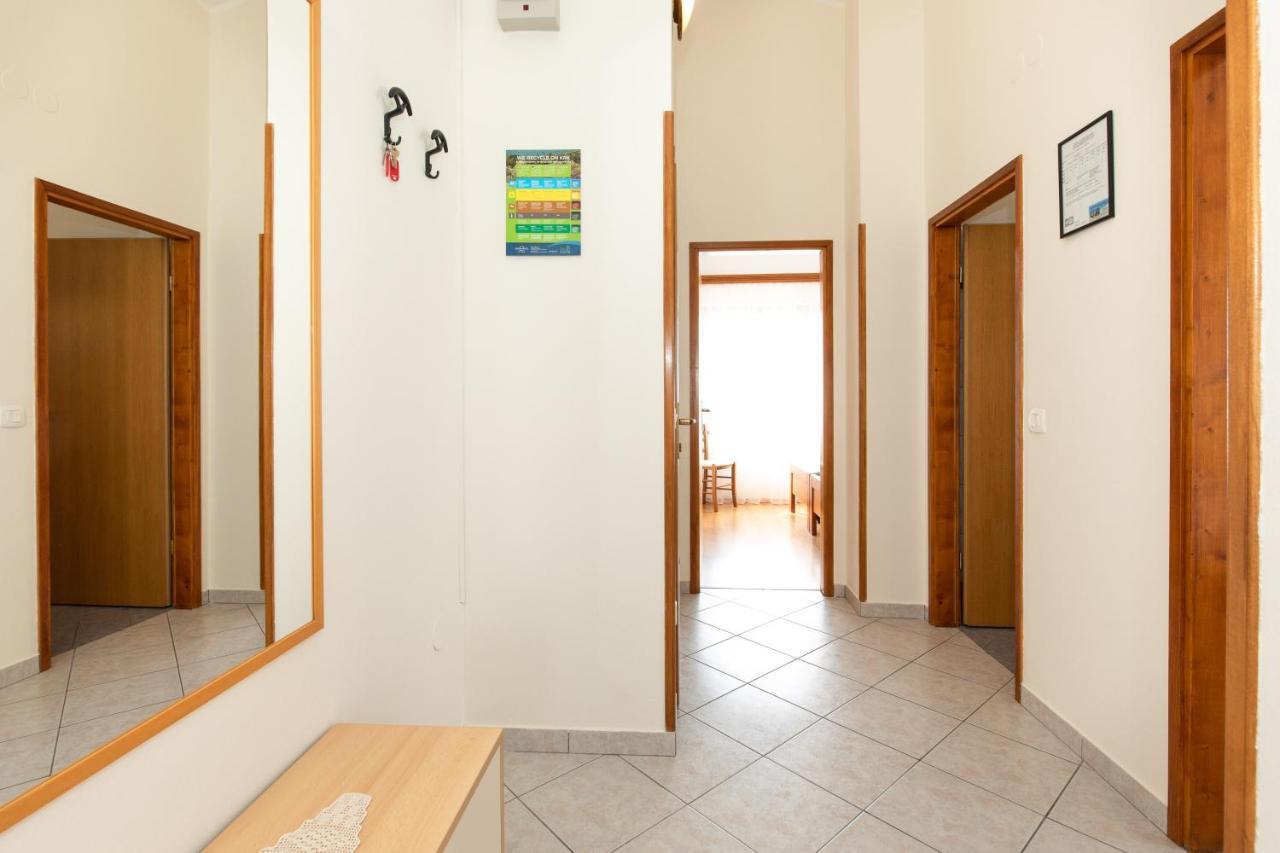 Apartments Dujmovic Ivo 1 バスカ エクステリア 写真