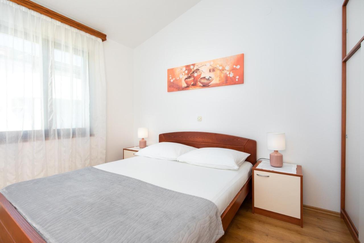 Apartments Dujmovic Ivo 1 バスカ エクステリア 写真