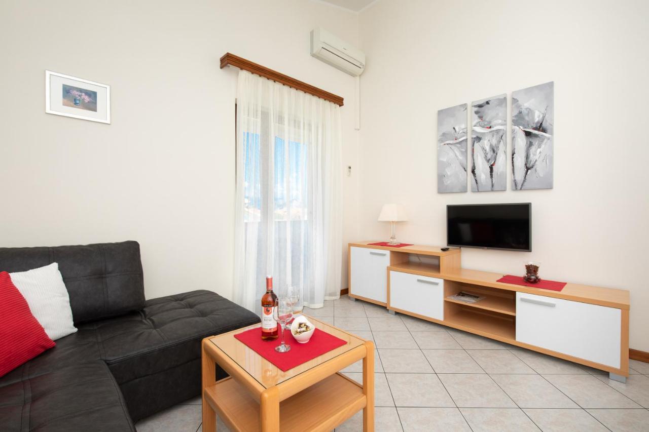 Apartments Dujmovic Ivo 1 バスカ エクステリア 写真