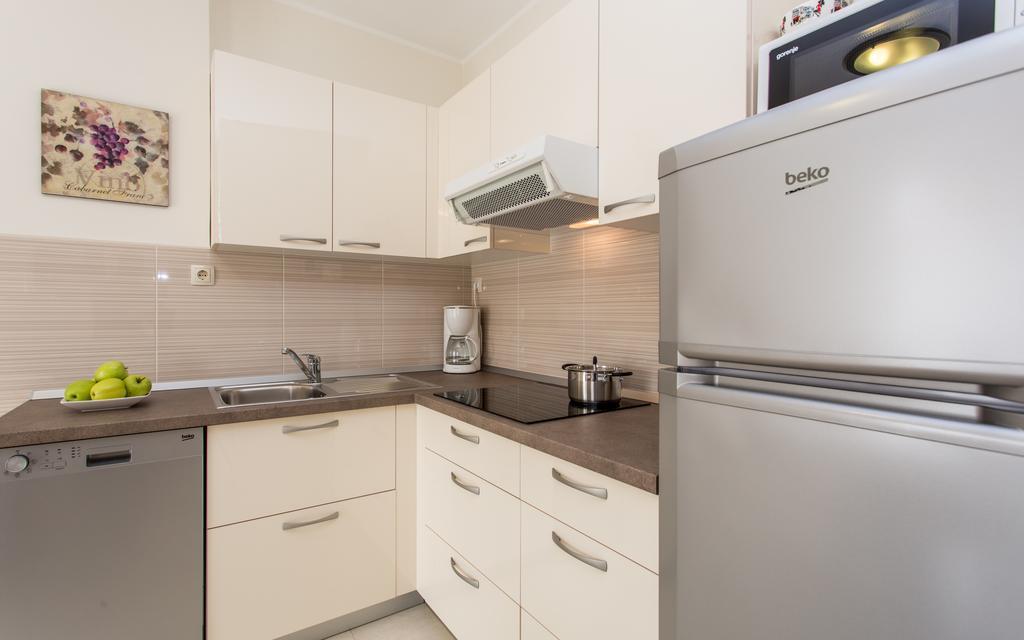 Apartments Dujmovic Ivo 1 バスカ エクステリア 写真